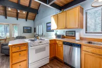 Private Hot Tub and Cozy Gas Fireplace - Charming Cabin Retreat