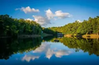 Sparkling Pool and Scenic Lake Views - Exquisite Waterfront Retreat Hotels in Steele Creek