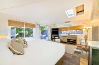Cozy Cottage with Private Patio and Modern Amenities - Charming Retreat
