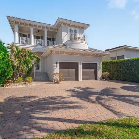 Luxury Home in Naples with Private Pool & Walk to the Beach by Esthetic Stays