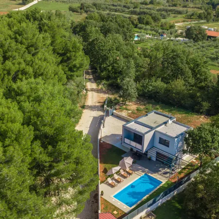 Villa Eva Tar