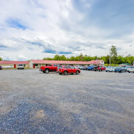 Budget Inn by OYO Natural Bridge I-81