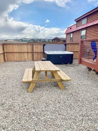 Mountain retreat I Views l Cozy & Clean l Dog-friendly l Near Breck