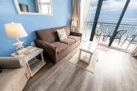 Amazing Pool Deck and Balcony Views - Spectacular Oceanfront Escape