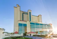 Water Slides and Rooftop Tennis Courts - Luxurious Beachfront Oasis Hotel in zona Canal Road Animal Hospital