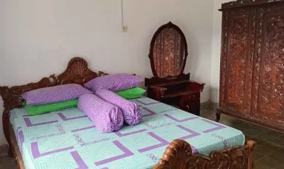 rumah dinas bapak homestay Hotell i Nglames