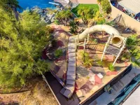 Pickleball Court! +GIANT Pool w/Waterslide! Game Room, Hot Tub, Golf+ - 按摩浴缸