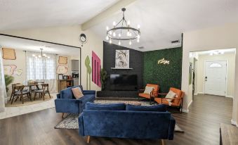 Vibrant Getaway Say Hello to the Best of Houston