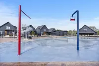 Rocky Shores Retreat - Indoor Pool Open