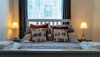 The Old Paint Shop Apartment - Centrally Situated - parking
