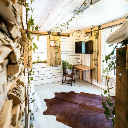 James' Place @ Pontmorlais