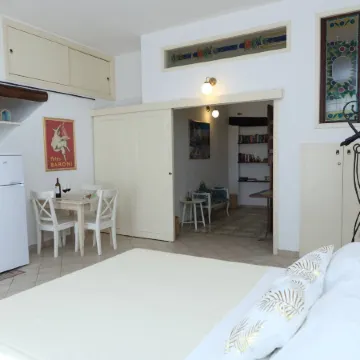 Central Apartment with Balcony
