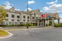 Clarion Pointe Columbus-Bradley Park Hotels in Columbus