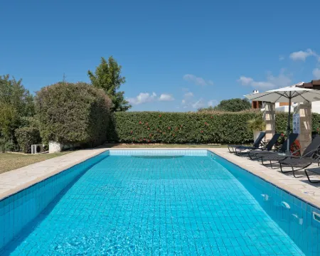 Villa Lara - 11, Spacious Villa with Large Garden and Private Pool on Aphrodite Hills Hotel di Kouklia