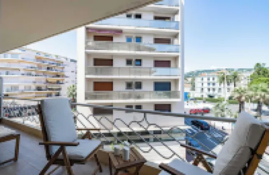 馬丁內斯的四人公寓