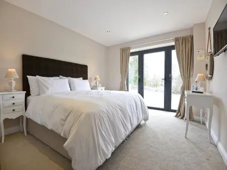 3 Millstones Inn Отели в г. Гриндлтон