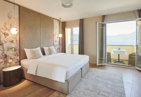 Vista Lakefront Boutique Hotel