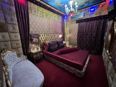 Priamos Hotel Erato Hotel in zona to Treno sto Rouf railway carriage theater