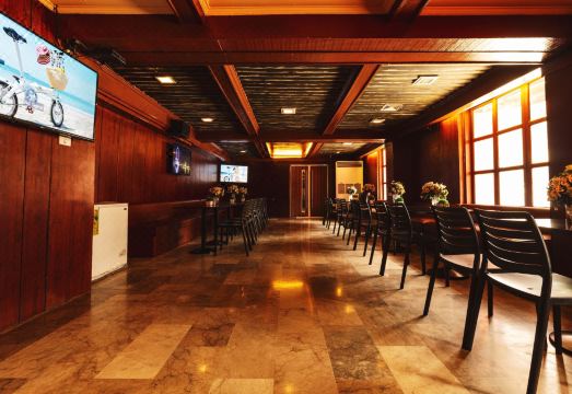 5. 타운 앤 컨트리..