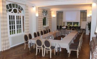 Logis Hôtel & Restaurant - le Manoir de Gavrelle