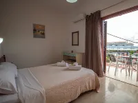 Harry's Bar & Apartments Ξενοδοχεία στην πόλη Θινάλι