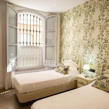 Hostal San Francisco Отели рядом с достопримечательностью «Башня Торре-дель-Оро»