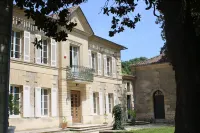 Malis Castera le Petit Château Hotels in Vignonet