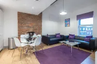 Pillo Rooms Serviced Apartments - Salford Hotels in Salford