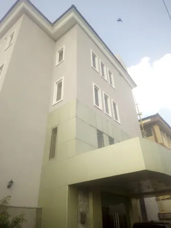 Oakspring Hotel and Luxury Suites