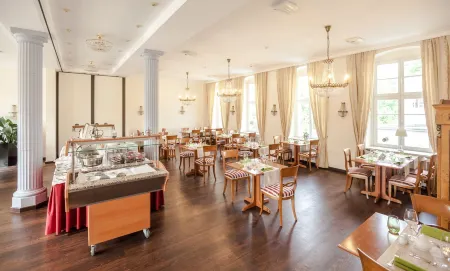 Hotel Prinzenpalais Bad Doberan Отели в г. Бад-Доберан