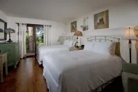 The Hampton Maid - balcony
