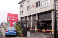 Garden City Marriott Hotel - 2-Star