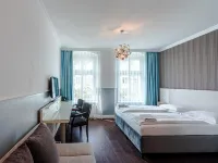 Hotel Prens Berlin Hotels near Leinestraße Underground Station