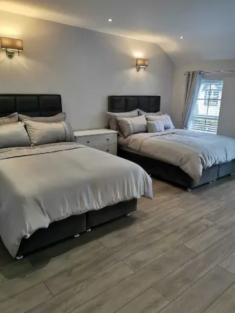 Modern 3-Bed Apartment in Magherafelt Sleeps 8