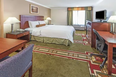 Howard Johnson by Wyndham Pasadena Hotels near Altadena Ale & Wine House