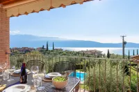Le Olive 8-4 Apartment by Wonderful Italy
