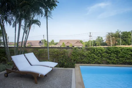 Ozone Villa Phuket Отели рядом с достопримечательностью «Bang Rong»