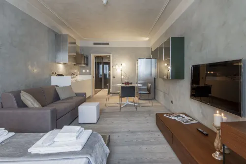Milan Royal Suites & Luxury Apartments - Homestays