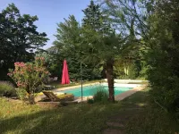 Villa Castel Maison-Table d'Hôtes & Jardin-Refuge de Biodiversité Hotels in Vaulx-en-Velin