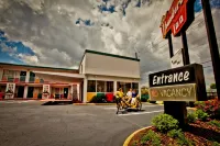 The Thunderbird Inn Hotels near The Cathedral Basilica of St. John the Baptist