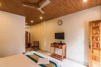 Golden Pebble Hotels near Trail to Elephant Beach