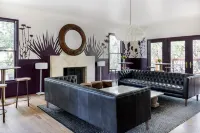 Wimberley Inn & Bar Hotels in Wimberley