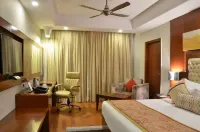 The Lal Vilas Hotel & Resort Hotels in Neemrana