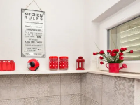 貝爾納達公寓酒店 Opcina Makarska酒店