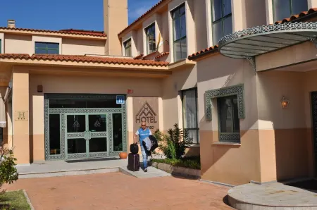 Hotel Alonso de Monroy Отели в г. Пераледа-де-ла-Мата