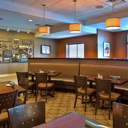 Holiday Inn & Suites GREEN BAY STADIUM by IHG