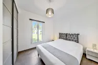 Résidence Pierre & Vacances Premium les Villas de Porto-Vecchio Hotels in Lecci