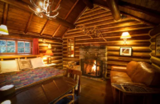 Storm Mountain Lodge & Cabins