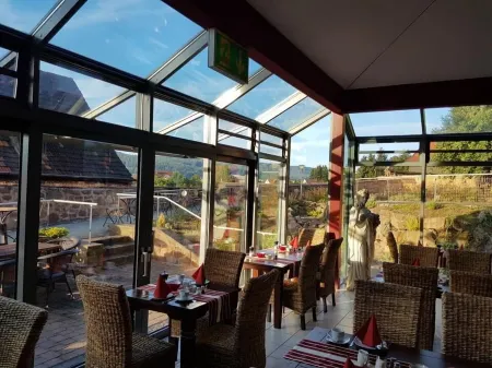 Hotel & Café Schachtenburg Отели в г. Лаутербах