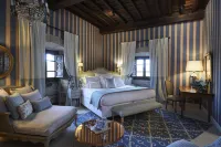 Helguera Palacio Boutique & Antique Hotels in Pas - Miera